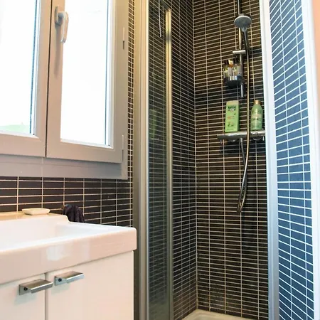 Super Cozy Two Minutes From Republique! *