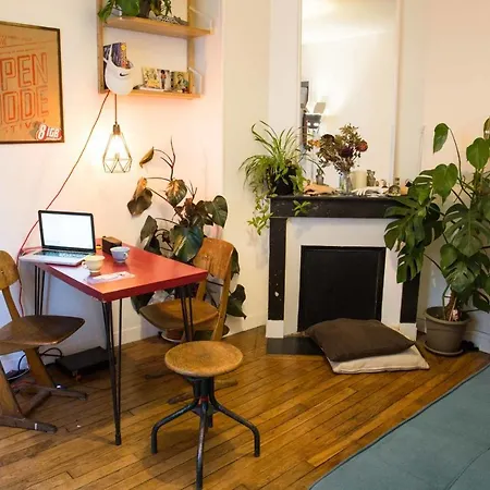 Super Cozy Two Minutes From Republique! * パリ